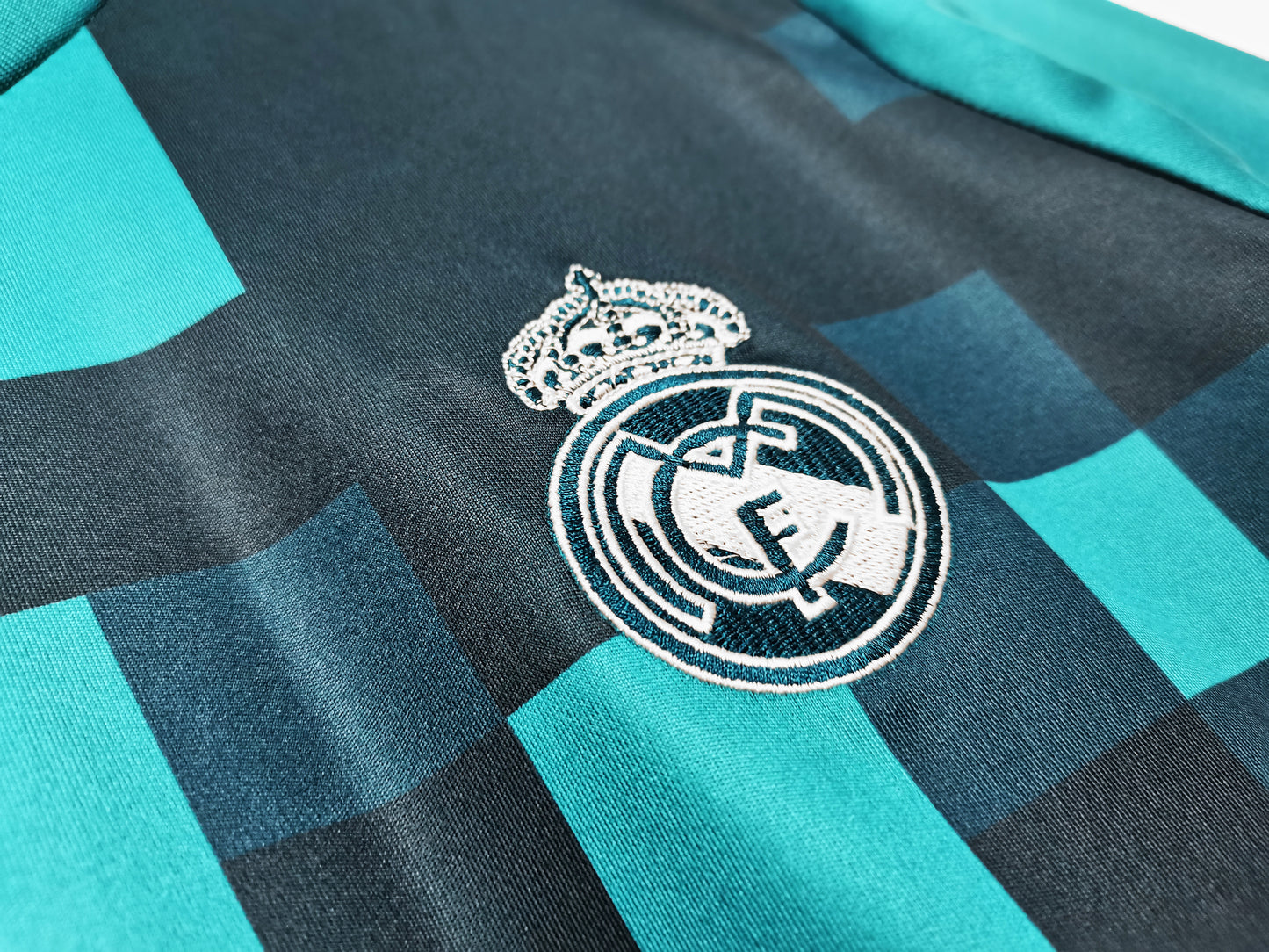 Real Madrid 2017/18 - Retro