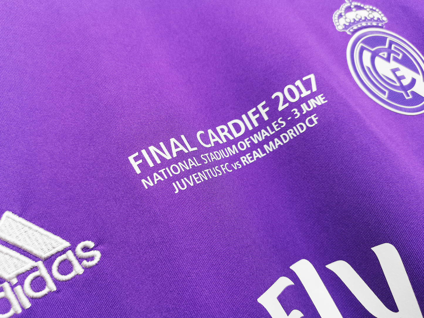 Real Madrid 2016/17 - Retro